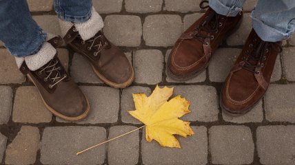 Дуже важливо доглядати за взуттям, щоб воно не видавало неприємних запахів