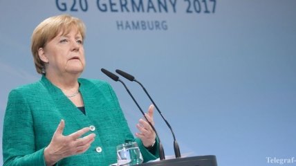 Меркель подтвердила договоренность о "нормандском" телефонном разговоре