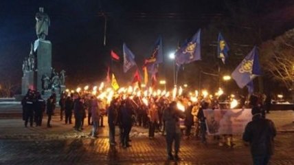 Факельное шествие в центре Харькова превратилось в митинг