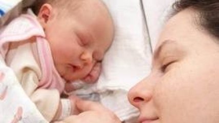В помощь матерям и новорожденным