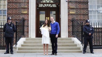 Принц Уильям и Кейт Миддлтон показали новорожденную принцессу
