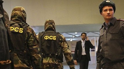 Крымские ФСБшнки провели обыски в доме матери волонтера из Днепра