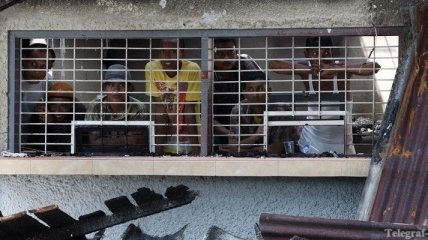 В Индонезии арестованы более 60 заключенных, совершивших побег