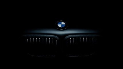 BMW собирается представить 700-сильный суперкар