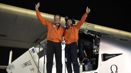 Солнцелет Solar Impulse 2 завершил первое в мире путешествие вокруг света 