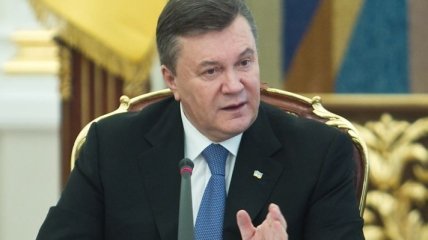 Янукович отправил в отставку Азарова и Кабмин - указ 