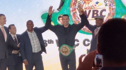 Кличко с зеленым поясом теперь почетный чемпион WBC