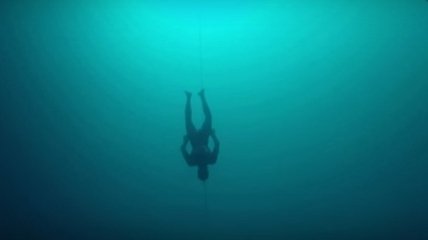 Новозеландский дайвер установил рекорд по глубине спуска под воду