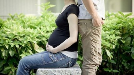 На раннем сроке беременности можно установить отцовство