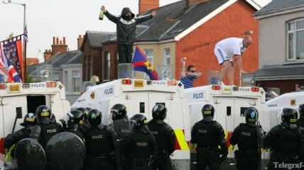 Более 30 человек арестованы из-за беспорядков в Ирландии