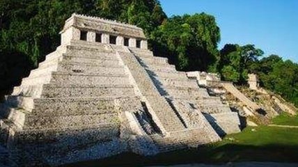 Археологи обнаружили на руинах две гробницы эпохи царей майя