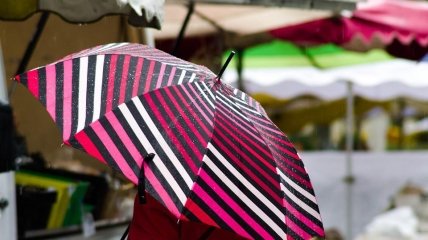 Україну накриють дощі, але будуть і сонячні дні: кому пощастить насолодитися погодою цього тижня