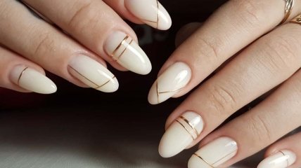 Молочно-білі нігті – свіжий тренд