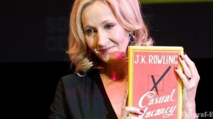Новая книга Роулинг возглавила списки бестселлеров США и Британии