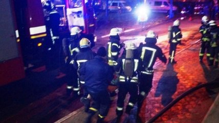 Появились новые фото и детали ночного пожара в больнице в Запорожье