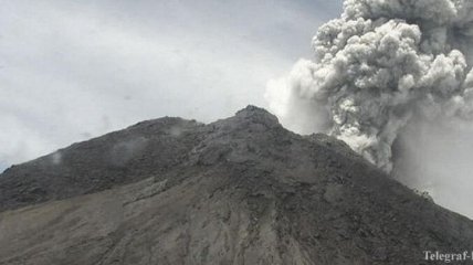 Вулкан Мерапи снова "проснулся" (Фото, Видео)