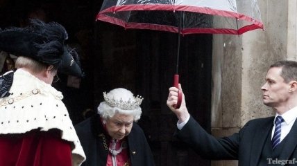 Британская королева ищет горничную через интернет