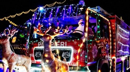 По улицам Кишинева проехал красочный рождественский караван из пожарных машин (видео)