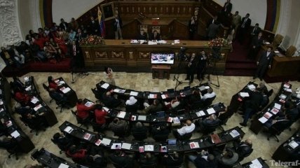 В парламенте Венесуэлы устроили драку