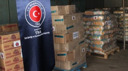 Турция передала гумпомощь для переселенцев в Луганской области
