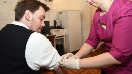 "То это опасно, то в Украине недостаточно вакцин": Гончарук развеял популярные мифы о прививках