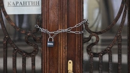 Двері всіх громадських закладів відчинені для вакцинованих українців за наявності сертифікатів