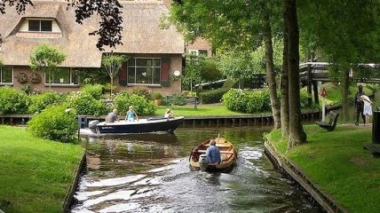 Идеальное мето для отдыха: деревня без дорог в Нидерландах (Фото)