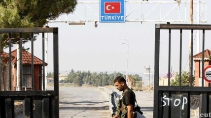 Турция сегодня закроет границу с Сирией