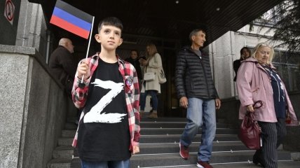 Окупанти на Донбасі "промивають" дітям мізки
