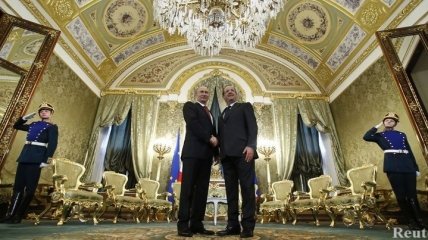Путин и Олланд подписали договор о космическом сотрудничестве
