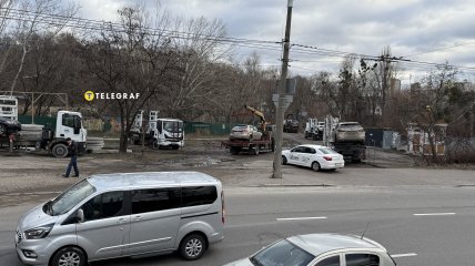 Эвакуаторы на Лыбидской в Киеве