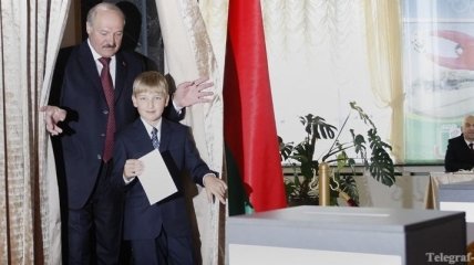 Лукашенко похвалил младшего сына за непростой характер