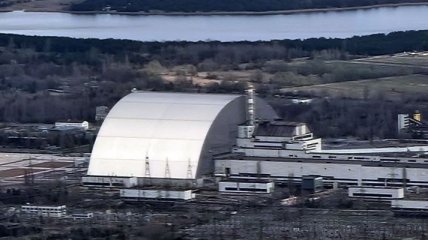 Перед годовщиной катастрофы Чернобыльскую АЭС показали с воздуха (фото и видео)