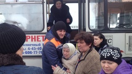 Из Авдеевки эвакуировали уже 266 жителей, среди них дети