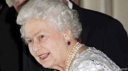 Английская королева записала рождественское обращение в 3D