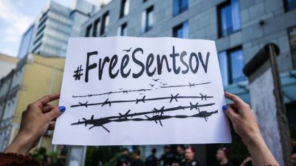 Оппозиционеры Канады требуют свободы Сенцову