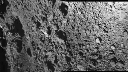 Появились новое фото и видео поверхности астероида Рюгу