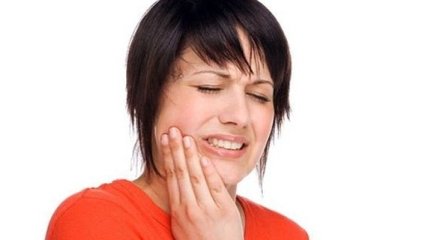 Как лечить чувствительные зубы?