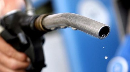 Венесуэла повышает цену на бензин