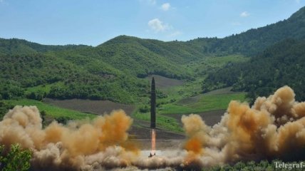 Баллистическая ракета КНДР упала в экономической зоне Японии