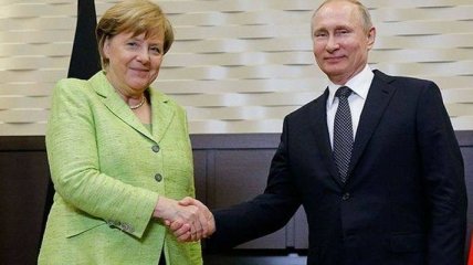 Меркель и Путин обсудили Украину 