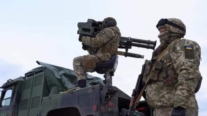 Українській військові тримають оборону