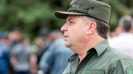 Полторак приказал ускорить выдачу военным новейшего оружия