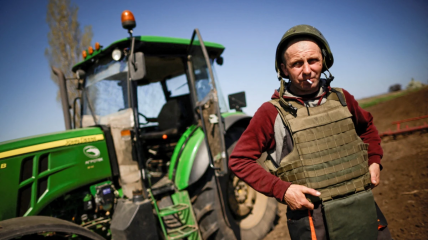 Українські фермери ризикують життям на своєму фронті - аграрному