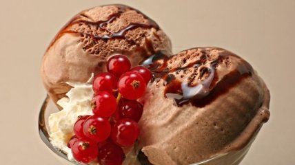Ученые узнали, что мороженое повышает работоспособность мозга 