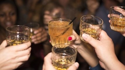 Ученые смогли "выключить" алкогольную зависимость: подробности