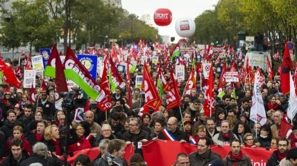 В Париже - акция протеста Левого фронта за "Налоговую революцию"