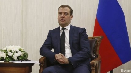 Медведев: В Украине сейчас общаться не с кем 