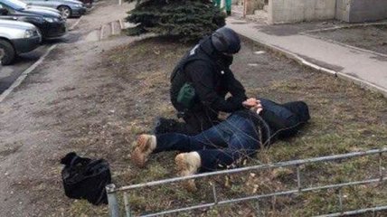 На Киевщине задержали группу полицейских, торговавшую оружием