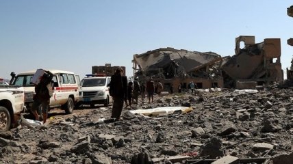 Атака на военный лагерь в Йемене: погибло более 80 человек